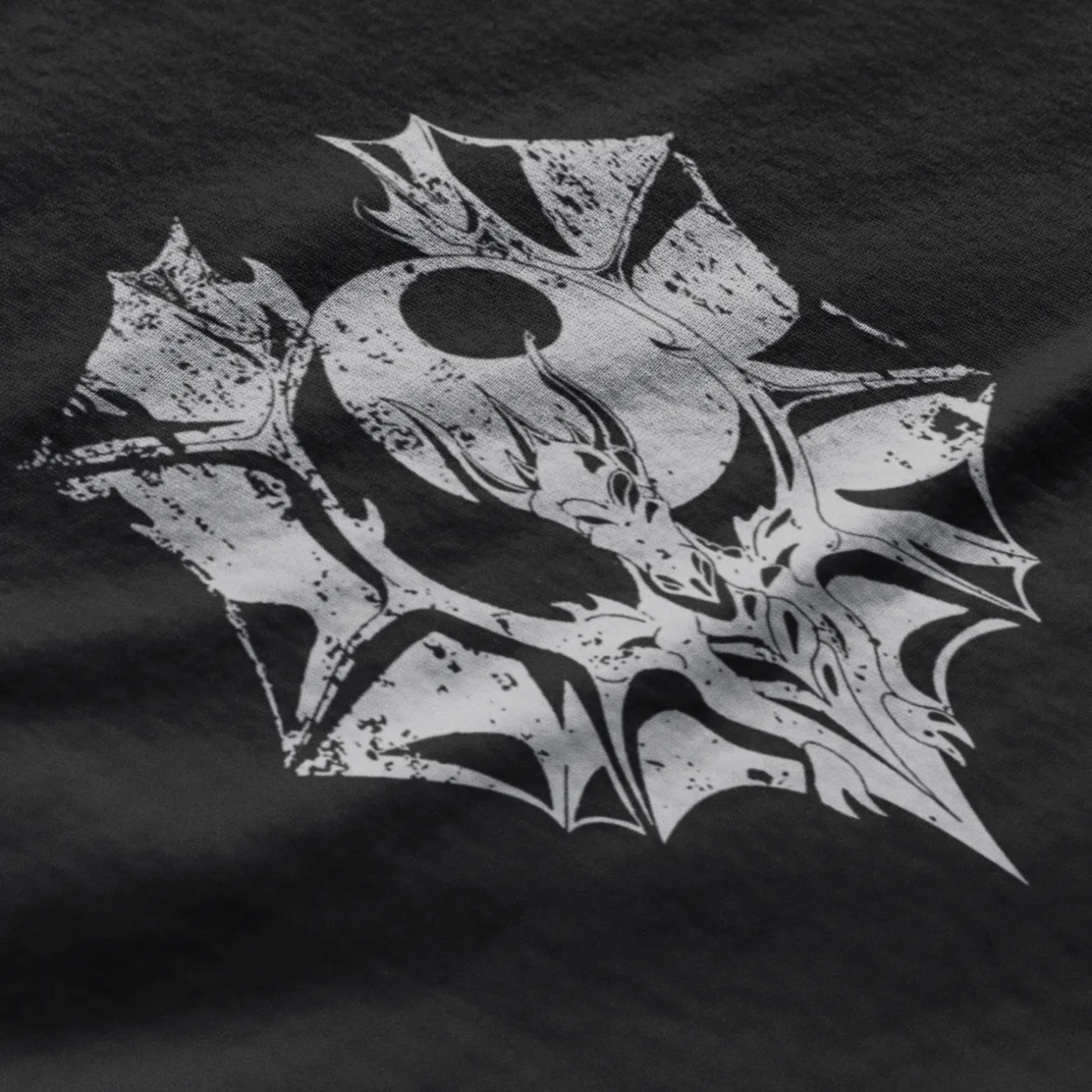 Battleworn Dragon Amulet - T-Shirt