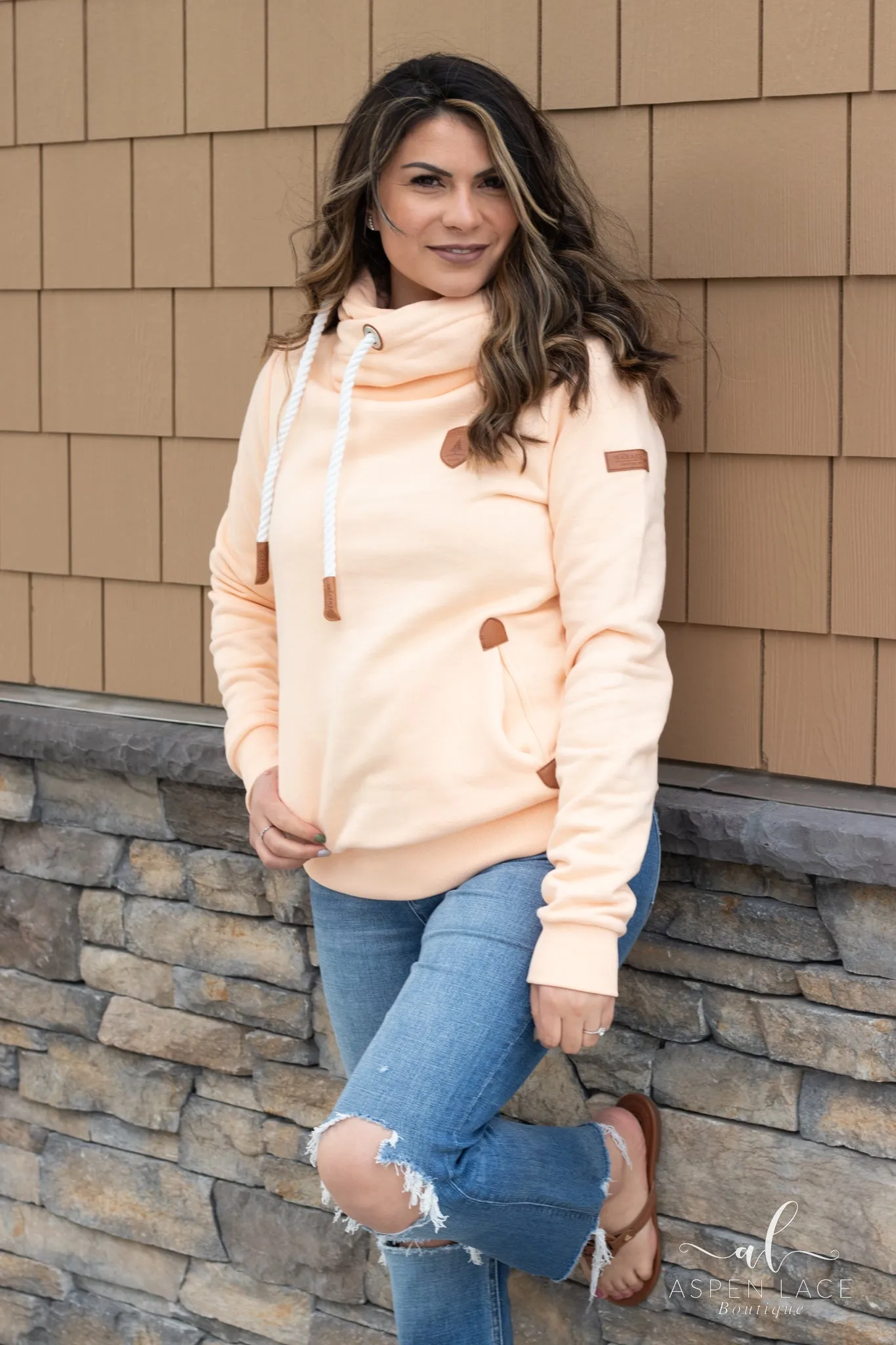 Wanakome Artemis Hoodie (Peach)